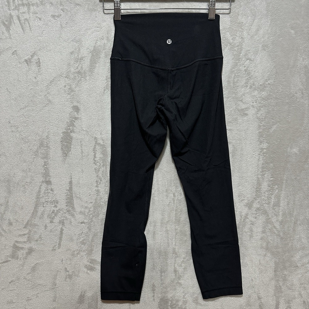 Lululemon Align™ Women's‎ Ribbed Black Capri Size 4